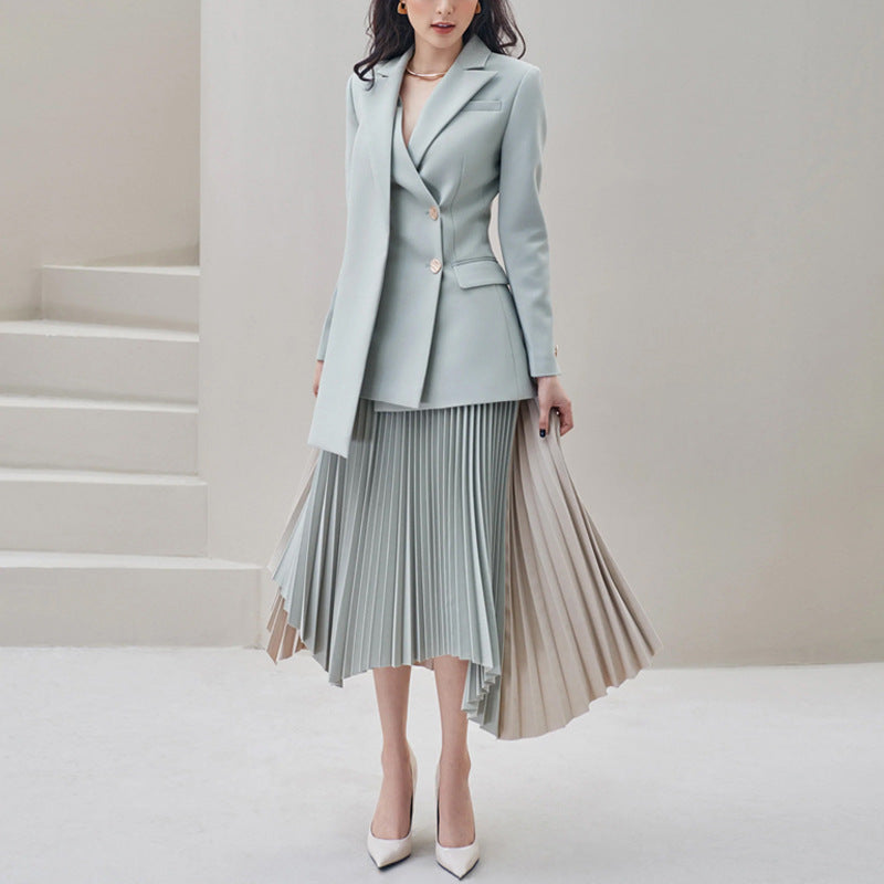 The Parisian Contrast Set