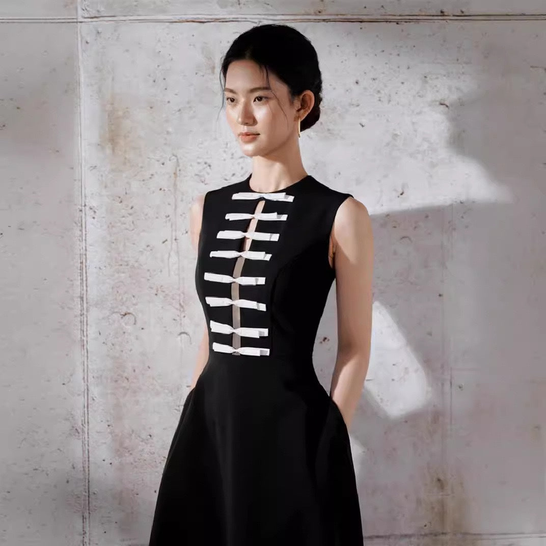 The Hepburn Bow Mini