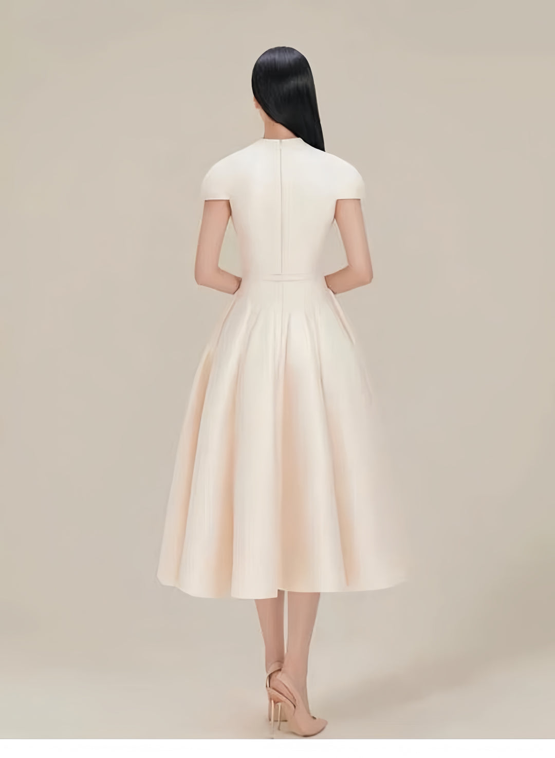 The Champagne Petal Mini