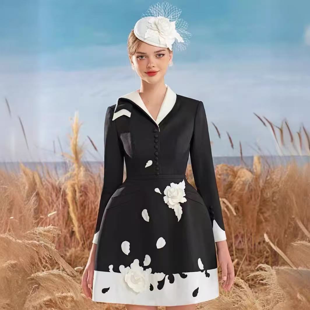 The Lotus Appliqué Mini