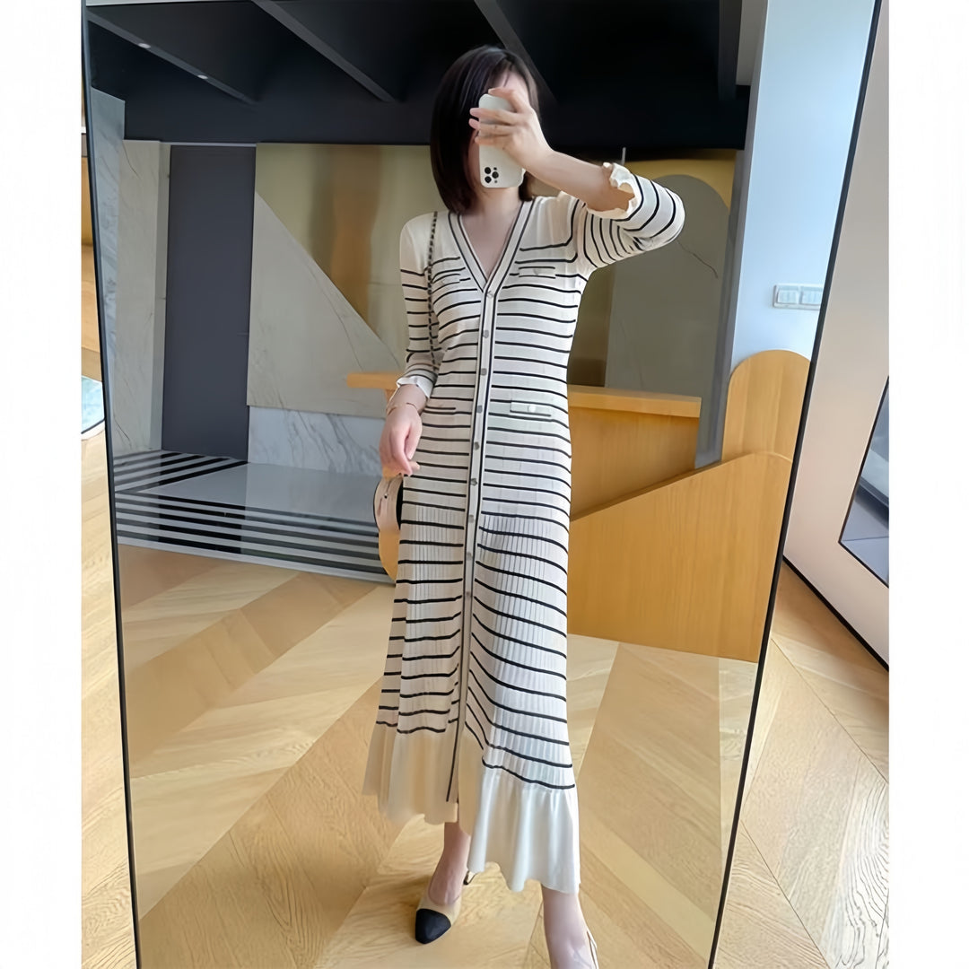The Monochrome Retro Midi