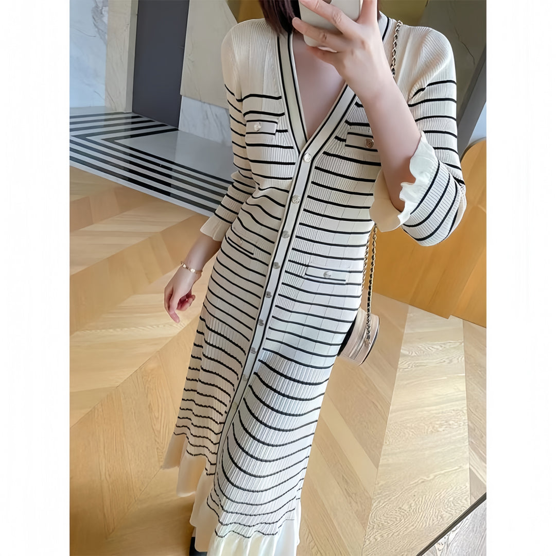 The Monochrome Retro Midi