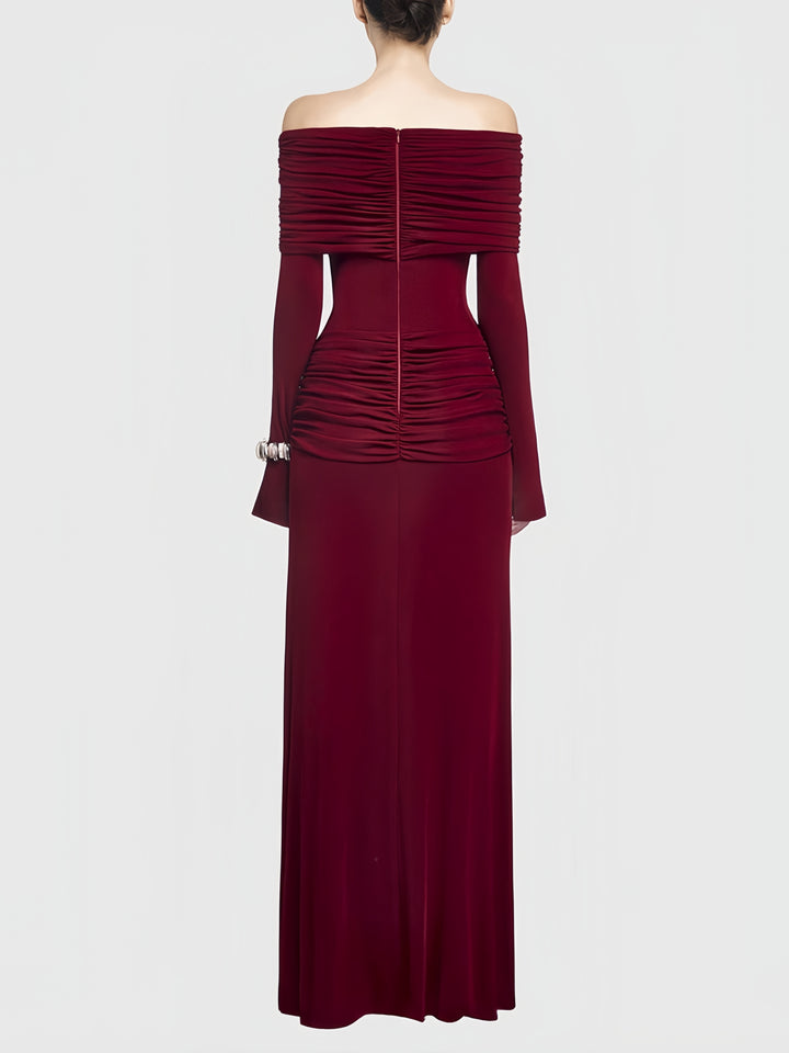 Robe longue rouge élégante à épaules plissées