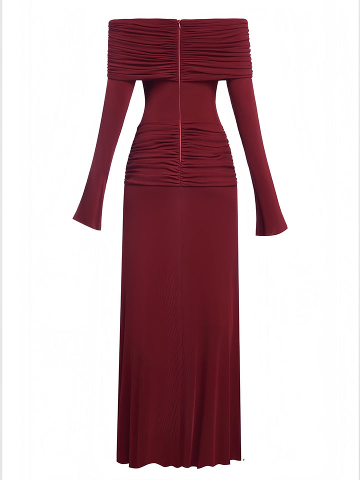 Robe longue rouge élégante à épaules plissées