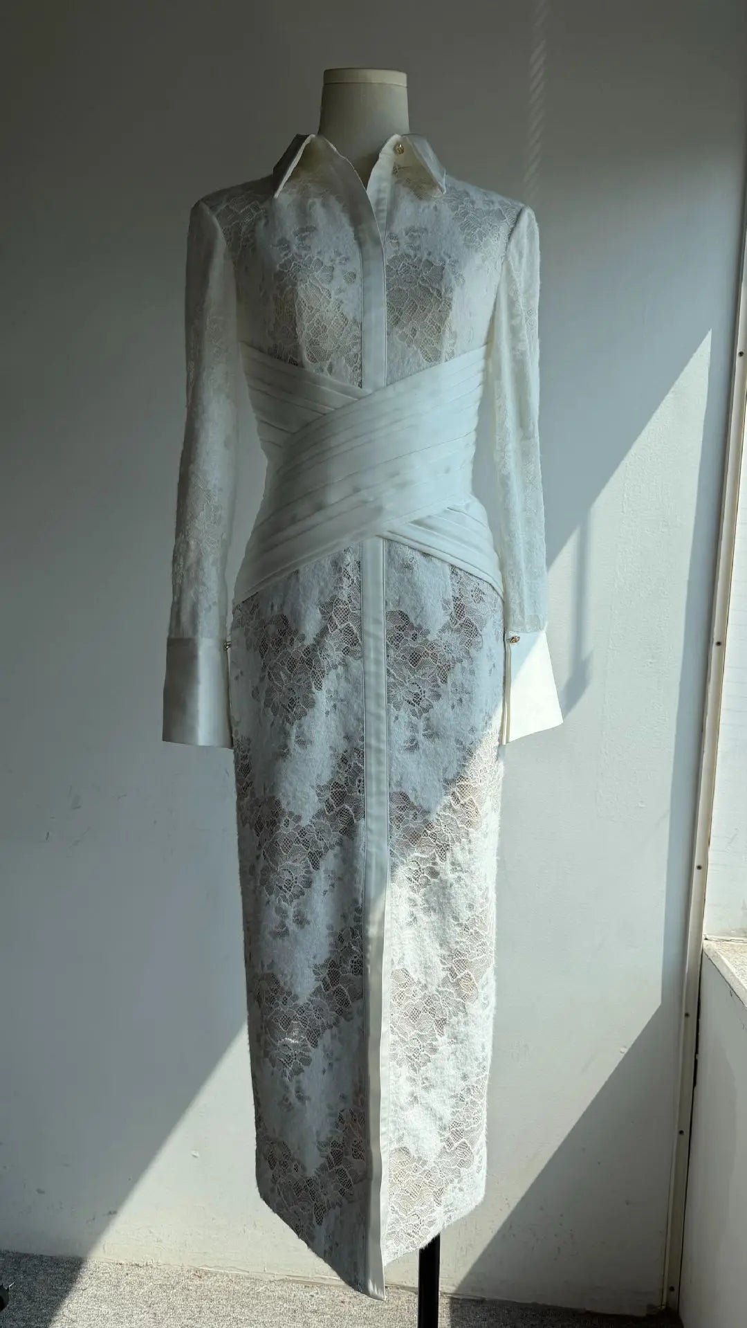 White Lace Embroidery Long Sleeve Formal Evening Dress